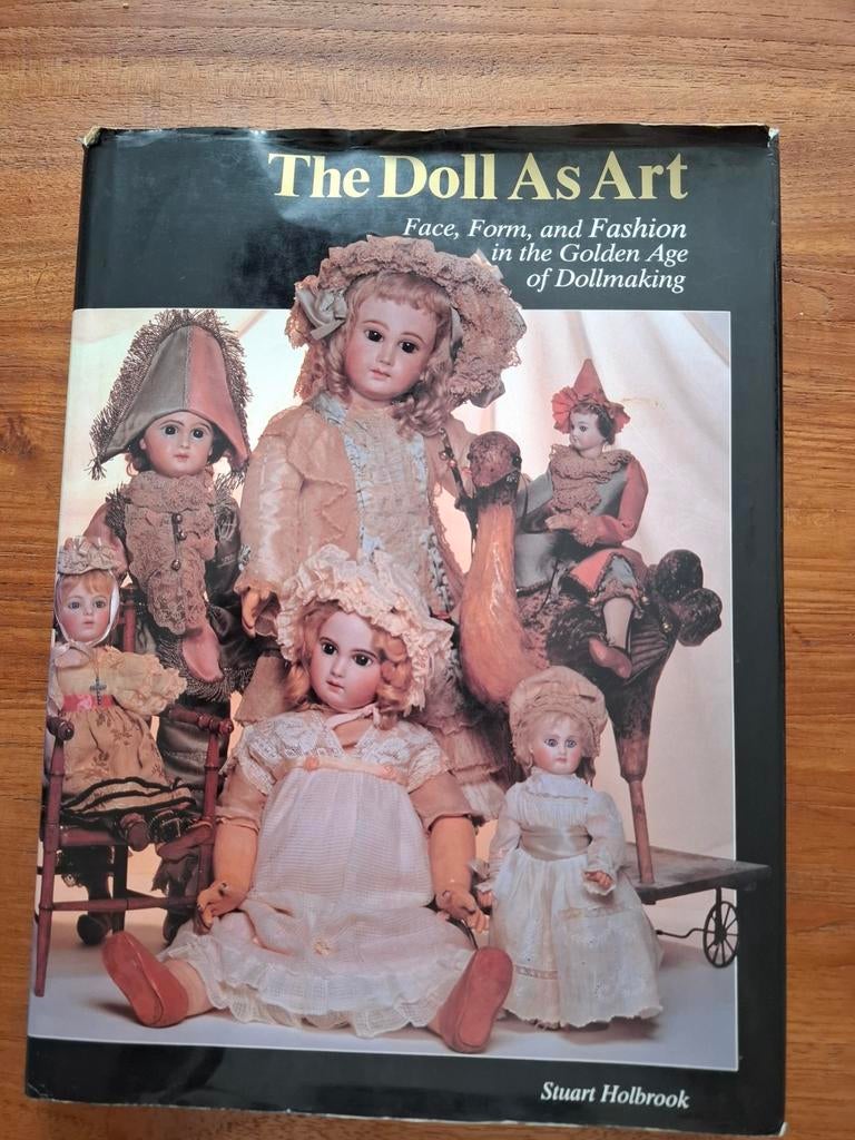" The Doll As Art "  antieke poppen boek., Ophalen of Verzenden, Gebruikt, Pop