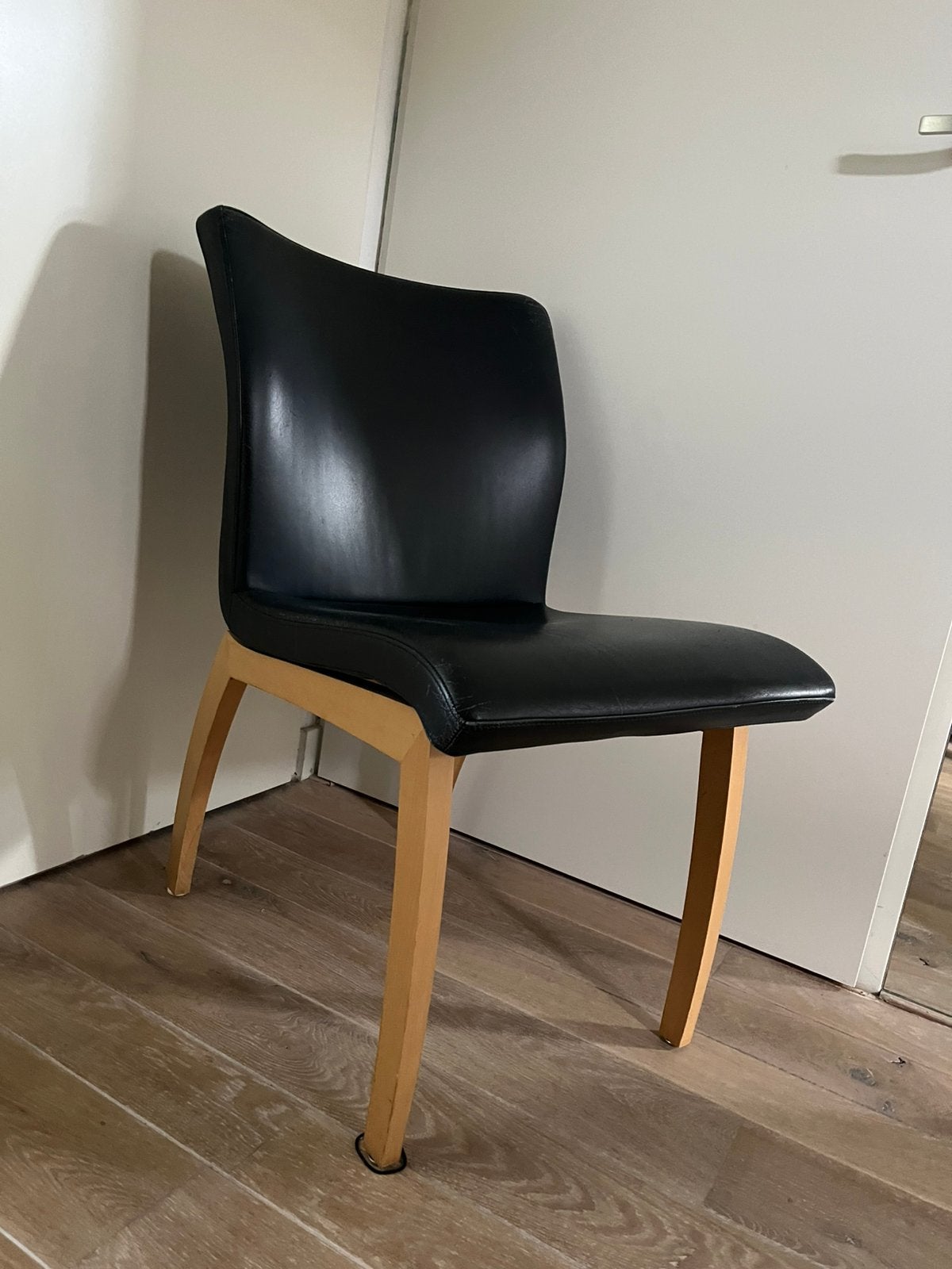 Leolux camarilla stoelen, Ophalen of Verzenden, Zo goed als nieuw, Blauw, Hout