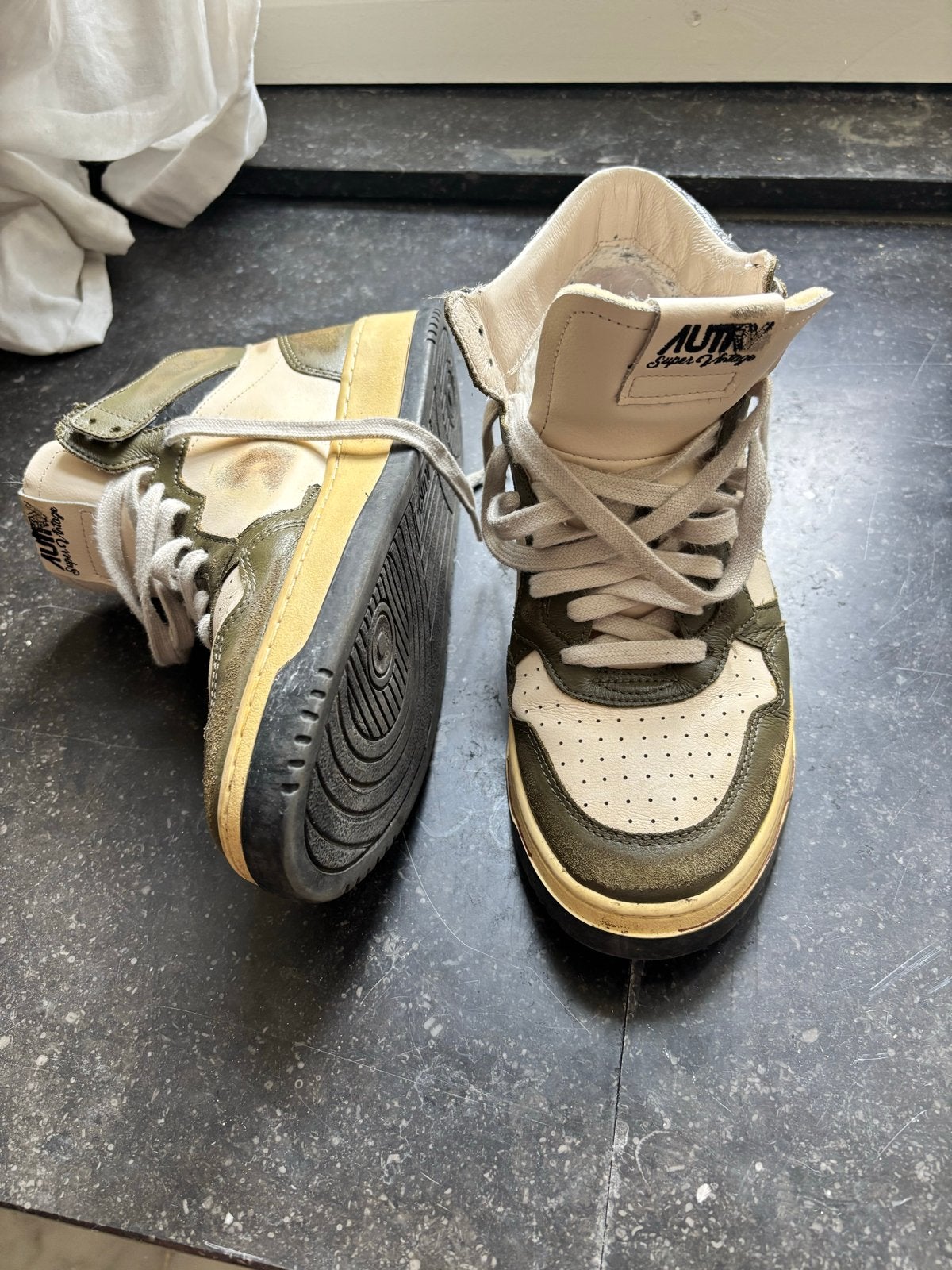 Autry Vintage Style Medalist Mid Sneaker Maat 43, Ophalen of Verzenden, Zo goed als nieuw, Sneakers of Gympen