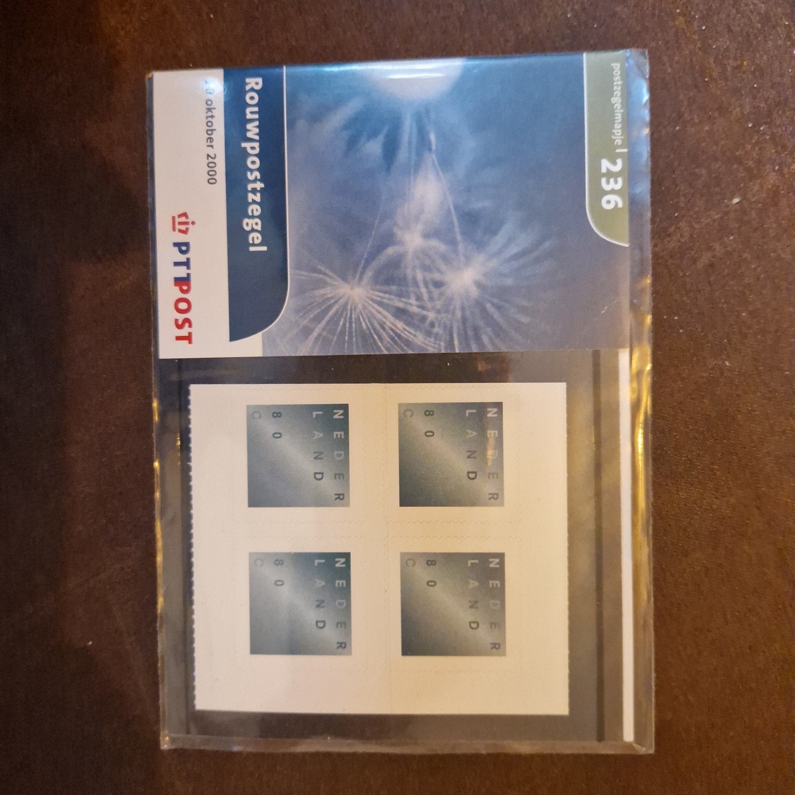 postzegelmapje 236 rouwpostzegels, Postzegels en Munten, Ophalen of Verzenden
