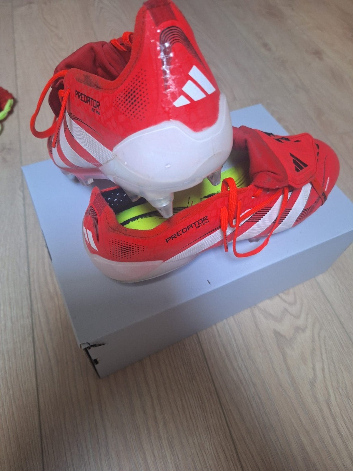 Adidas predator maat 45 1/2 (ijzeren noppen), Maat XS of kleiner, Schoenen, Ophalen of Verzenden, Zo goed als nieuw