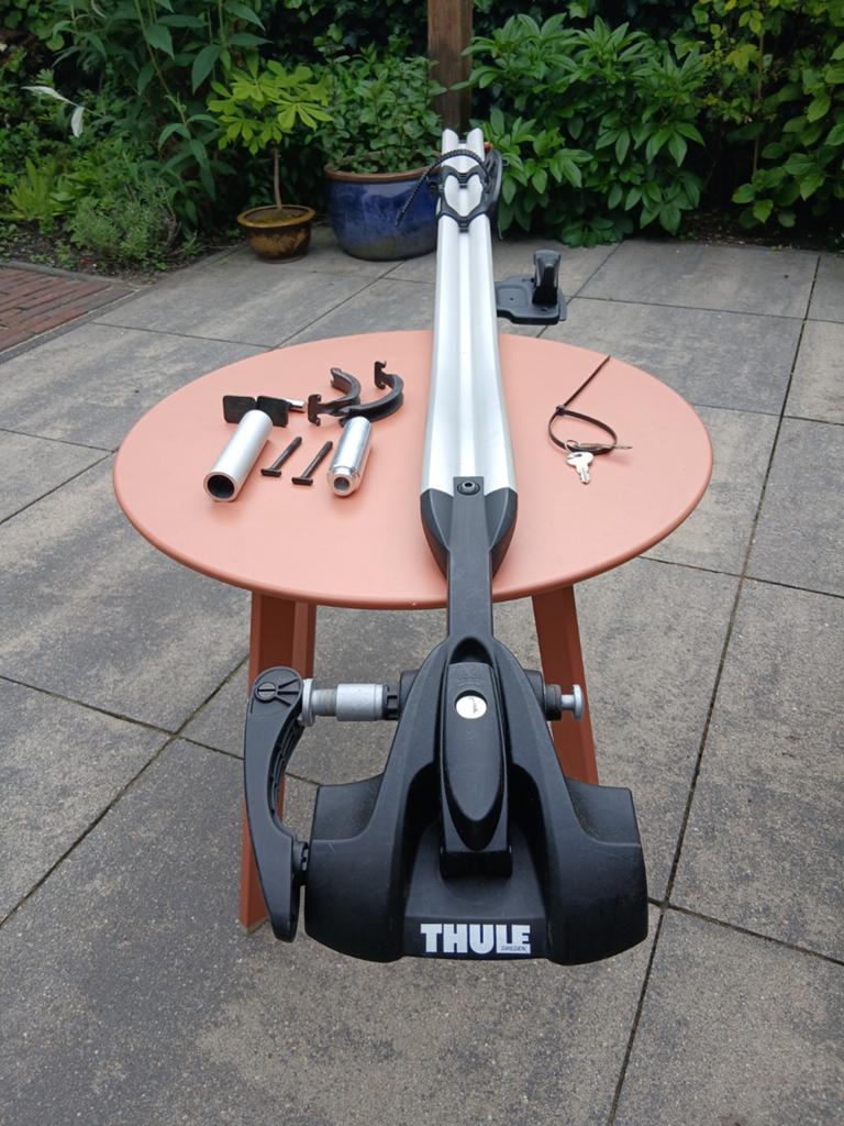 Thule OutRide 561 fietsendrager voor dakmontage, Auto diversen, Dakdragers, Ophalen