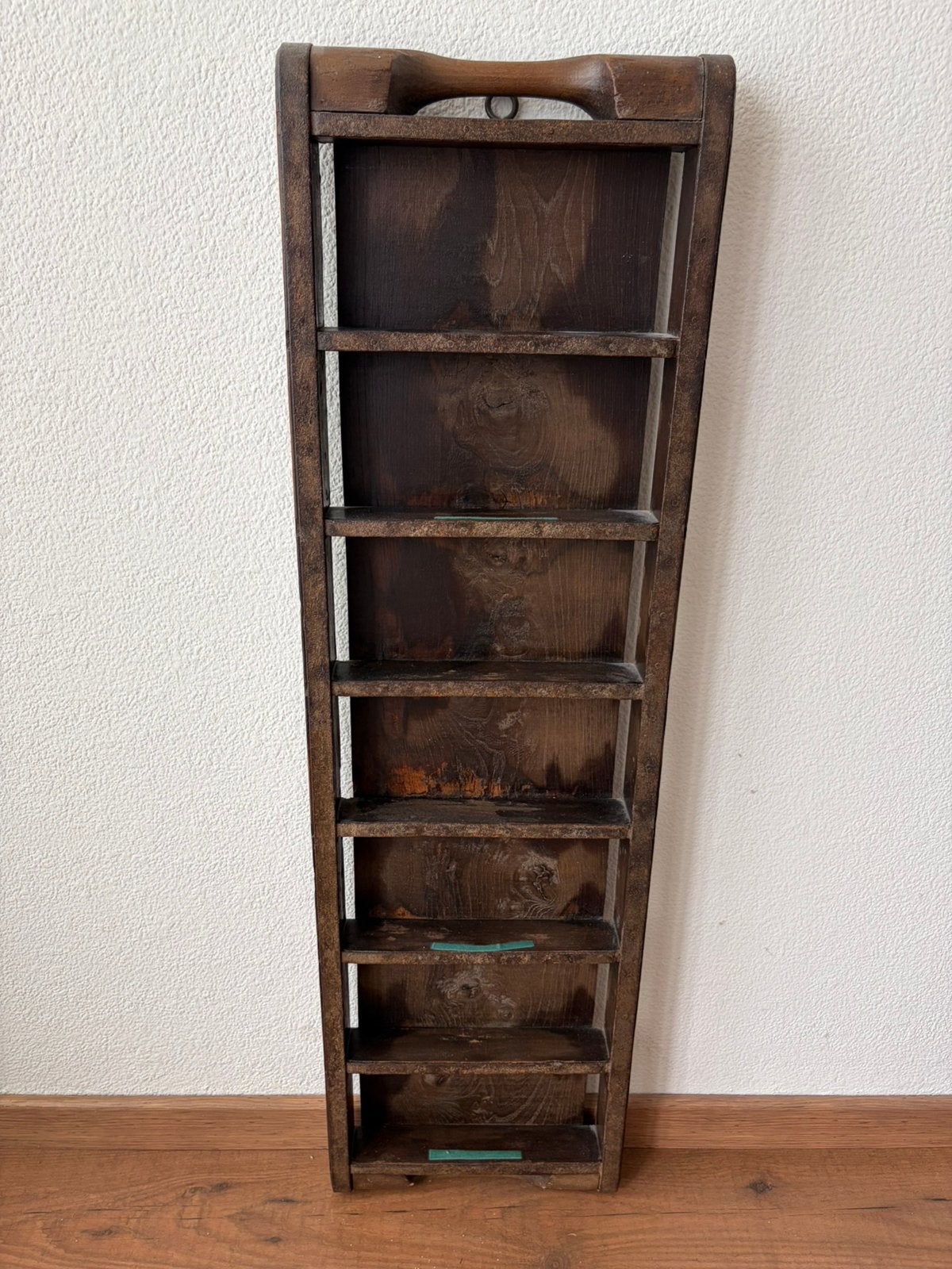Antiek vintage bakstenen mal /kruidenrek /wandrek/letterbak, Ophalen