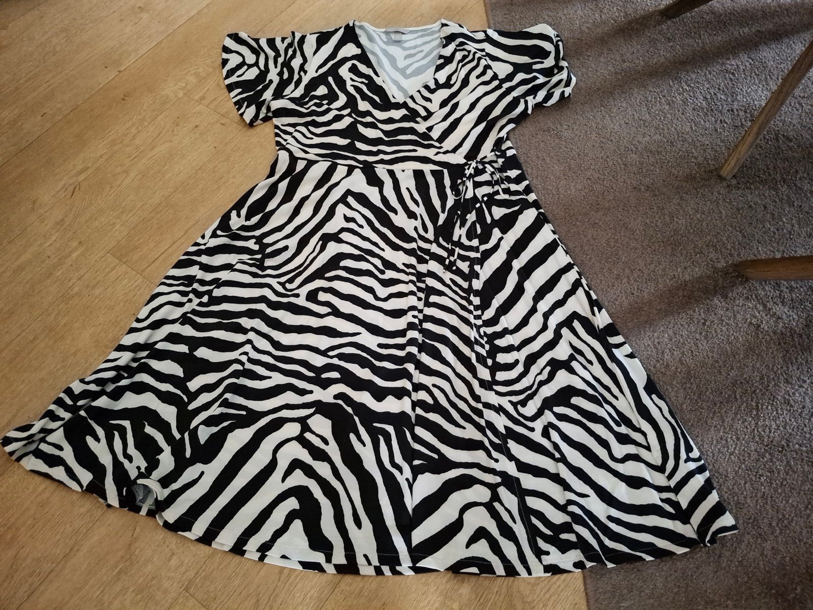 Mooie jurk maat XL NIEUW, H&M, Zwart, Maat 46/48 (XL) of groter, Nieuw