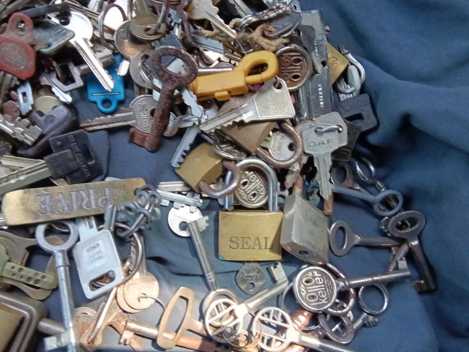 Diverse sleutels en sloten, Ophalen, Slot