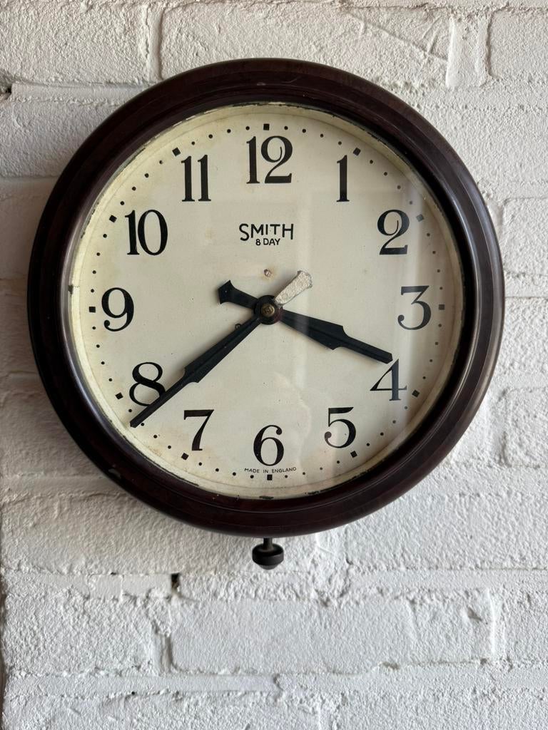 Bakelieten 8 day klok van Smith jaren 50, Ophalen, Gebruikt, Wandklok