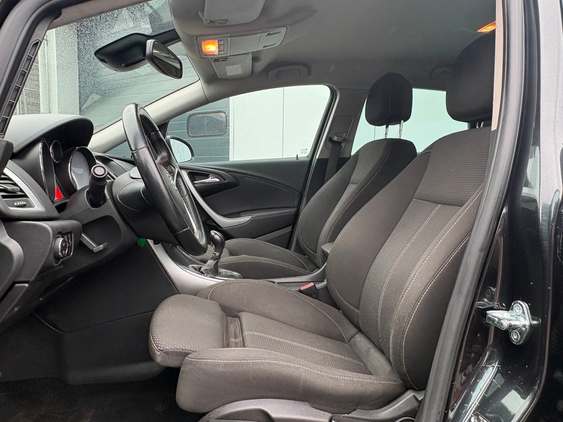 Opel Astra Sports Tourer 1.7CDTi 131pk S/S Cosmo Sport Navi, Auto's, Voorwielaandrijving, Euro 5, Stof, Gebruikt