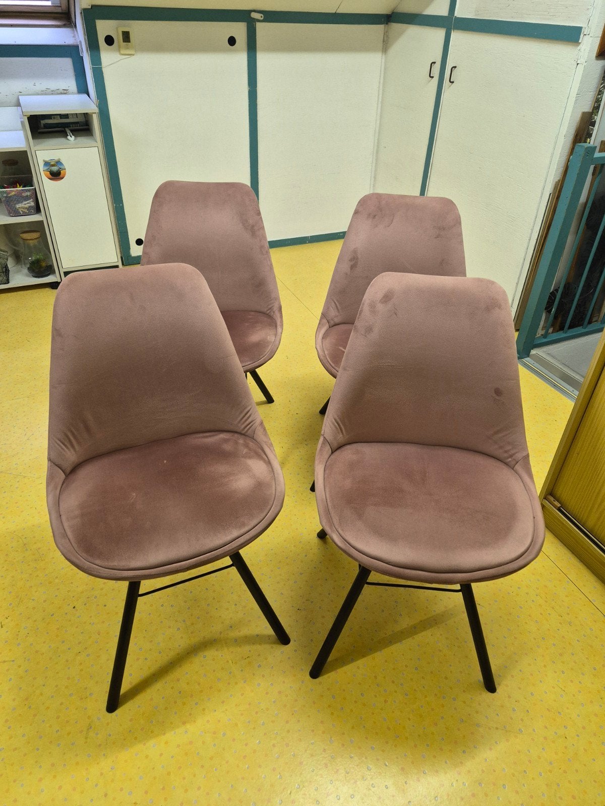 4 eetkamerstoelen velvet Bonn, Ophalen, Zo goed als nieuw, Overige kleuren, Twee