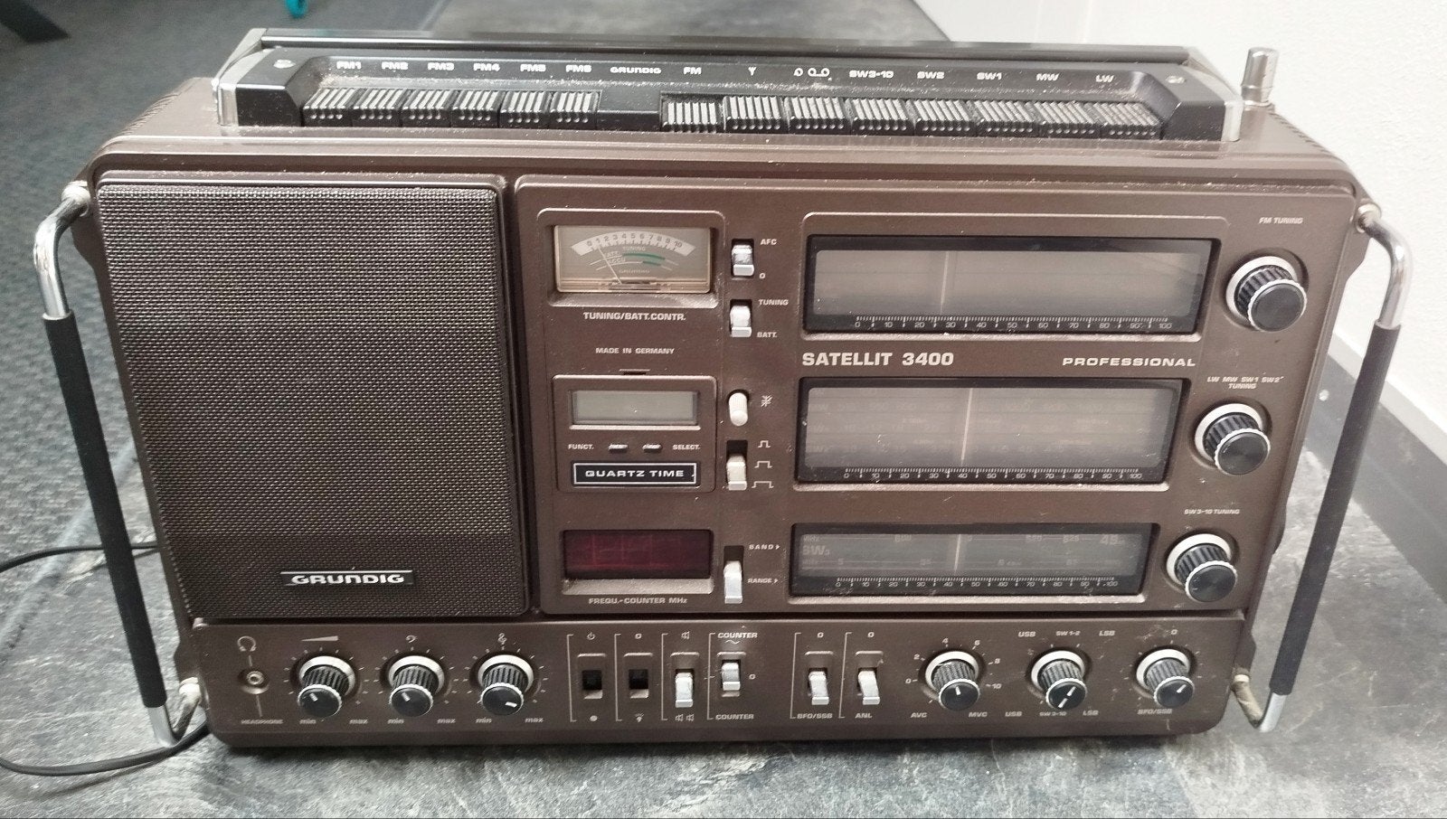 Grundig 3400 Sataliet Ontvanger (Bruin), Audio, Tv en Foto, Ophalen of Verzenden
