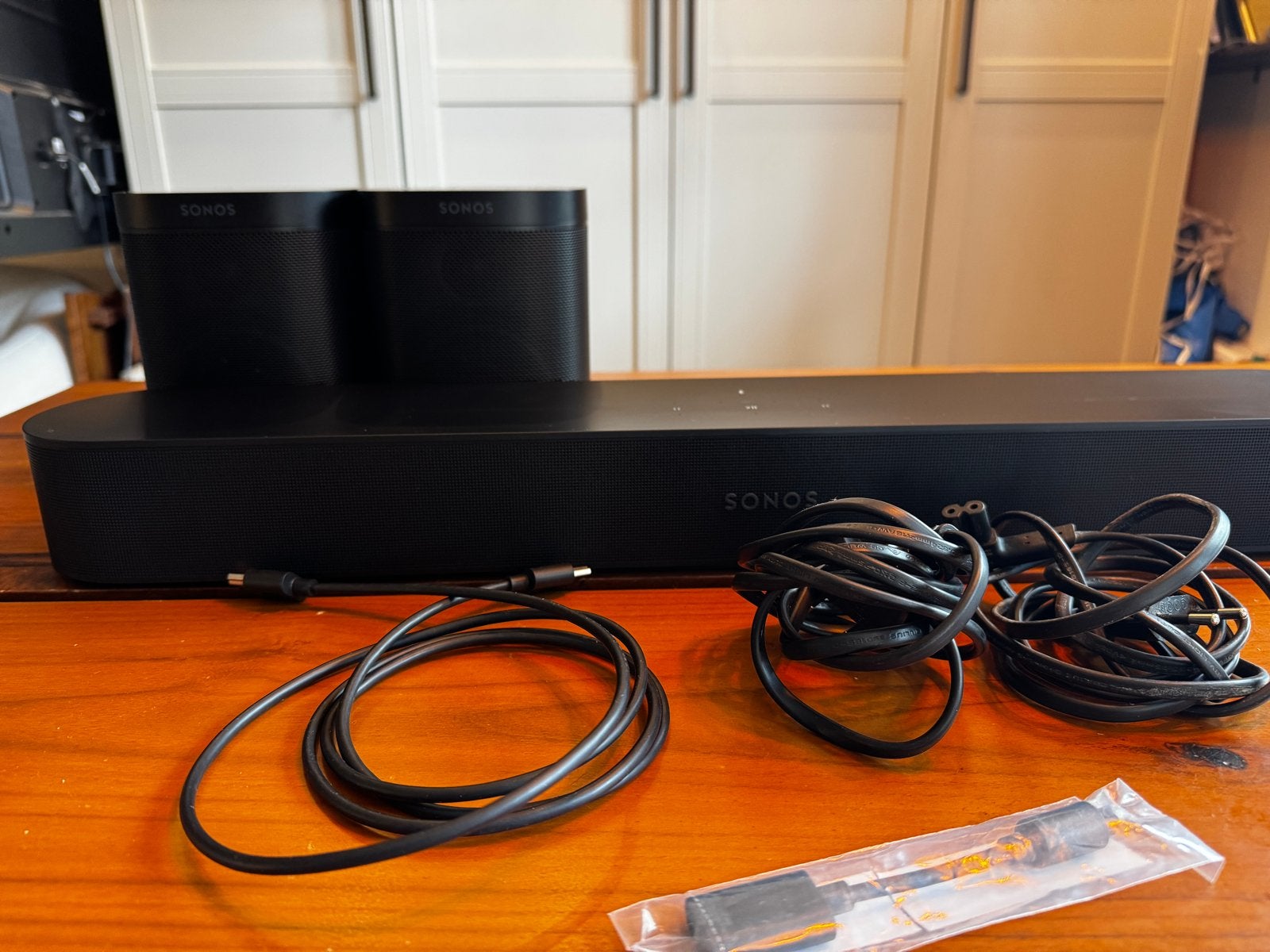 Sonos Beam Gen 2 + 2x Sonos One + Muurbeugel, Ophalen, Zo goed als nieuw, Surroundset, Sonos