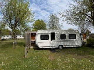 Fendt Caravan 515 SG SG Bianco 2025 incl. accessoires, Rondzit, 2 aparte bedden, Particulier, Luifel