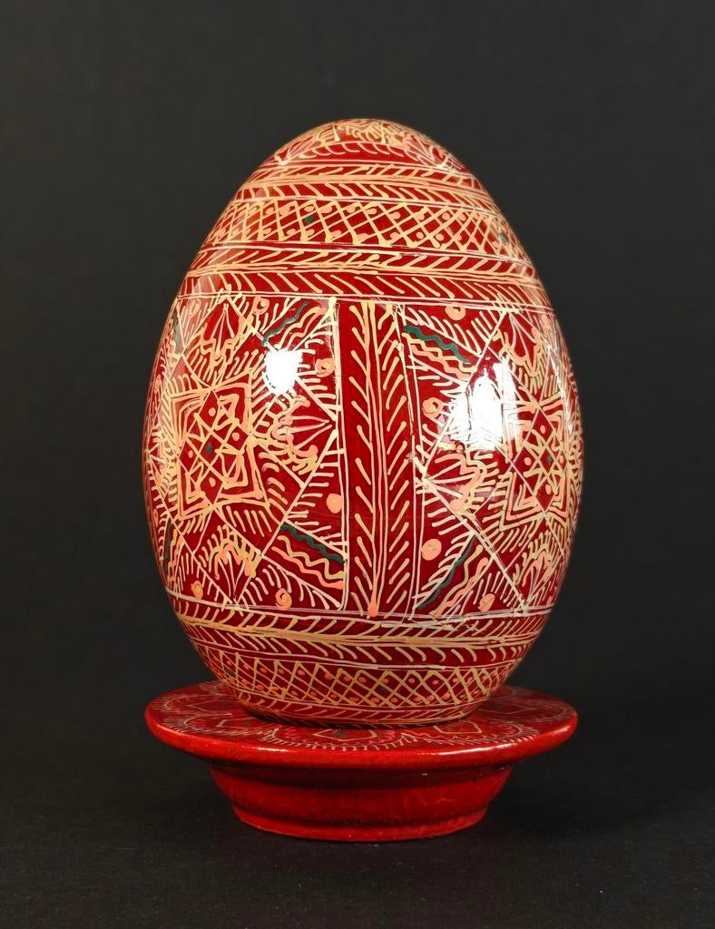 Pysanky paasei, houten handbeschilderd ei op houder., Antiek en Kunst, Curiosa en Brocante, Ophalen of Verzenden
