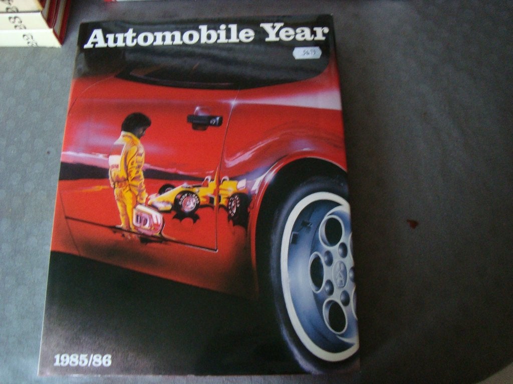 Automobile year boek 1985-1986, Ophalen of Verzenden, Nieuw, Overige merken