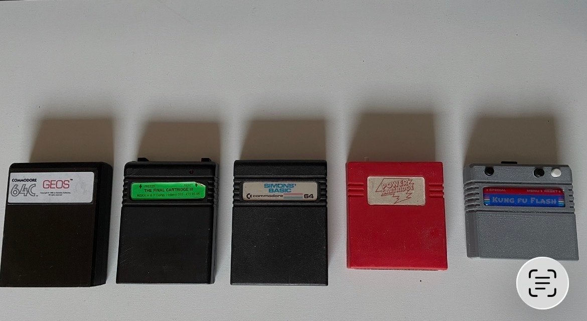 Commodore 64 cartridges - GEOS, Simons' Basic, Kung Fu Flash, Spelcomputers en Games, Ophalen of Verzenden, Gebruikt, Overige genres
