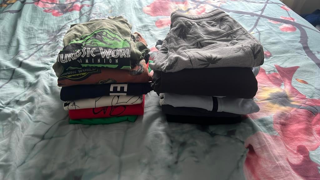 Pakketje 134/140, Ophalen of Verzenden, Zo goed als nieuw, Jongen, Trui of Vest