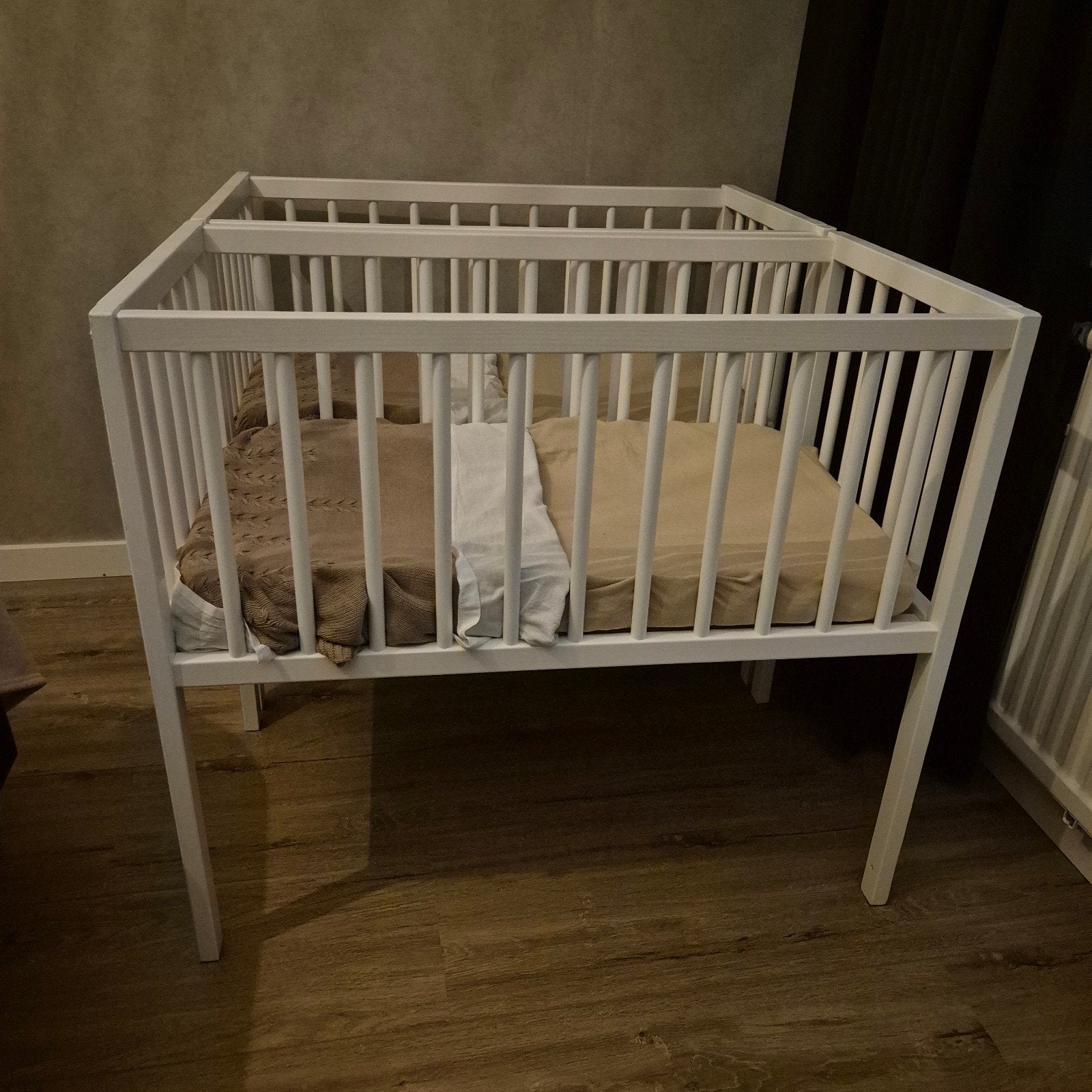 Tweeling wiegjes - Wit houten wiegjes voor baby's, Ophalen, Zo goed als nieuw, Wieg