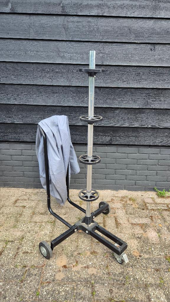Velgenboom met hoes (evt met 2 LM Nissan QQ -J11 velgen), Auto diversen, Velgenbomen, Ophalen, Gebruikt
