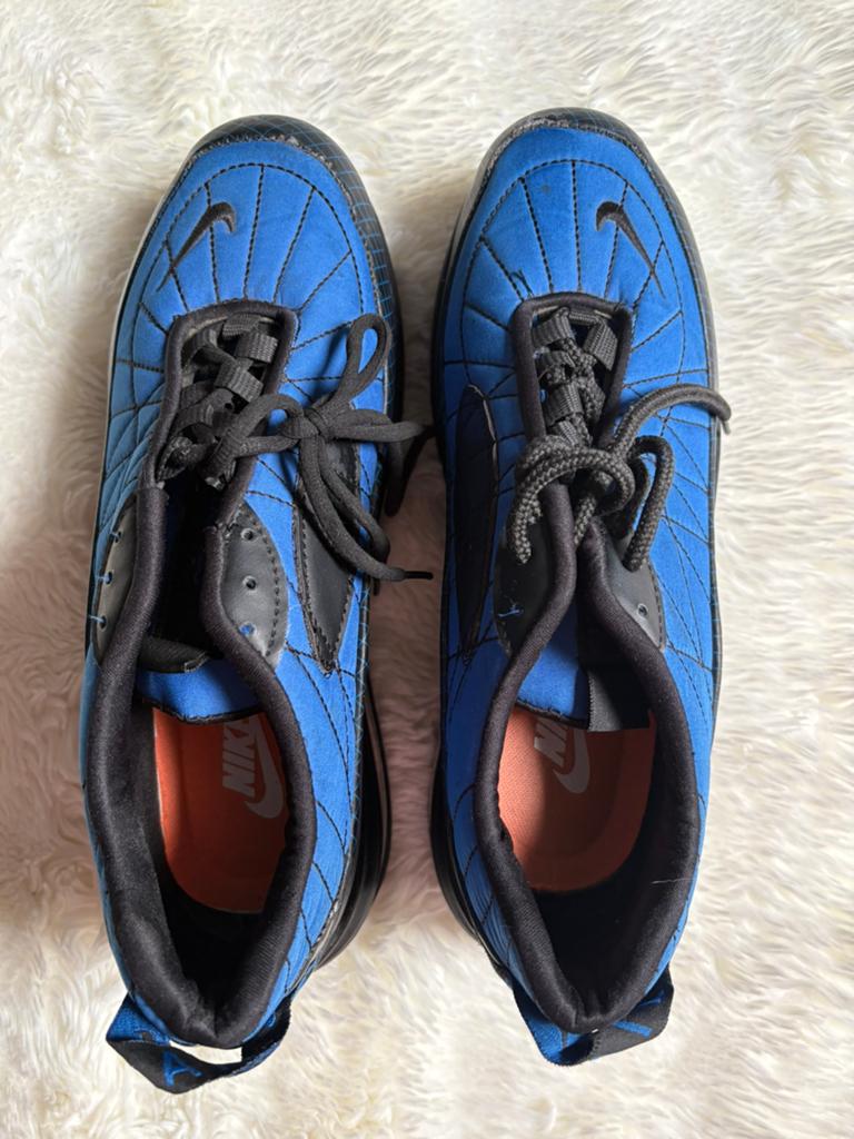 Nike Air Max 720 Sneakers - Blauw/Zwart, Ophalen of Verzenden, Gedragen, Blauw, Sneakers of Gympen