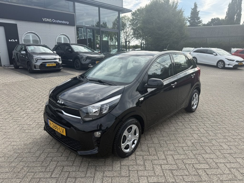 Kia Picanto 1.0 DPi ComfortLine AIRCO - ALL SEASON BANDEN, Auto's, Gebruikt, 4 stoelen, Zwart, Origineel Nederlands
