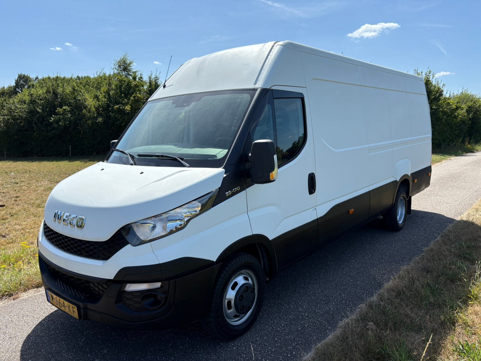 Iveco Daily 35C17 3.0 4102016 Airco/Nieuwe APK/Dubbel lucht, Auto's, Euro 5, Zwart, 4 cilinders, Wit