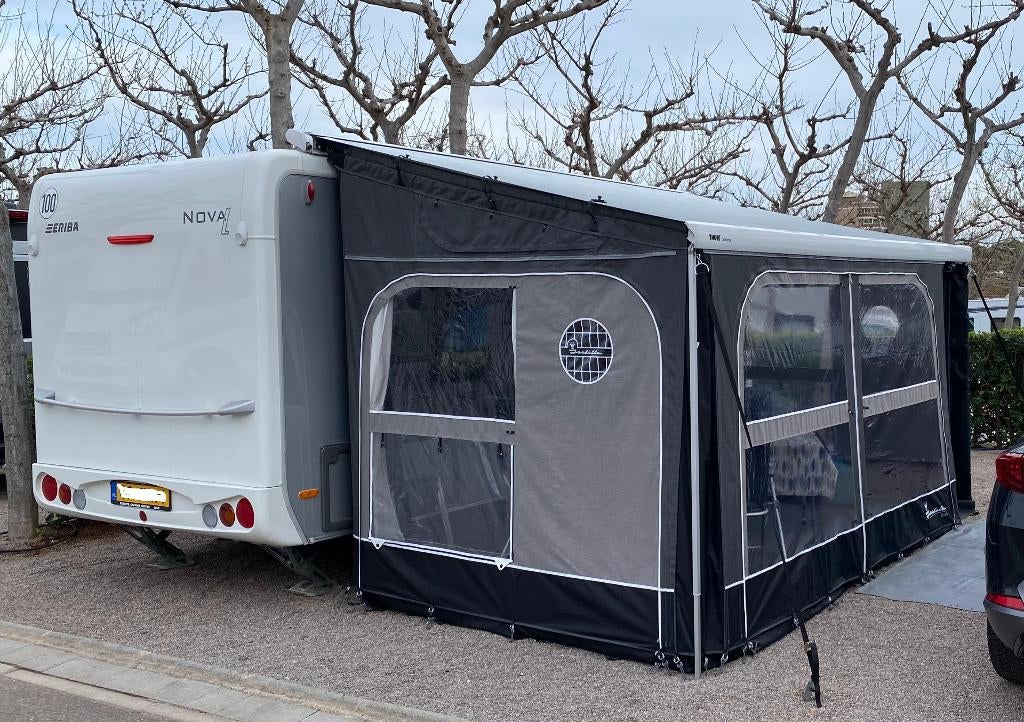 Isabella voorwand Buddy 320, Ophalen, Zo goed als nieuw, Isabella