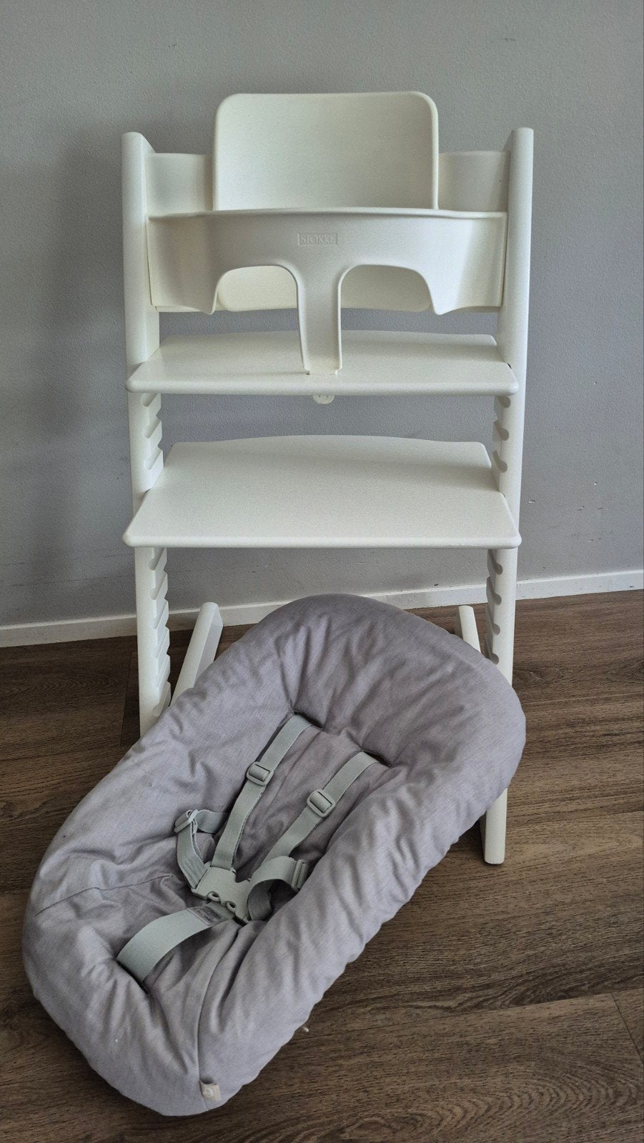 Complete witte Stokke Tripp Trapp kinderstoel, Kinderen en Baby's, Ophalen of Verzenden, Zo goed als nieuw, Meegroeistoel, Stoelverkleiner