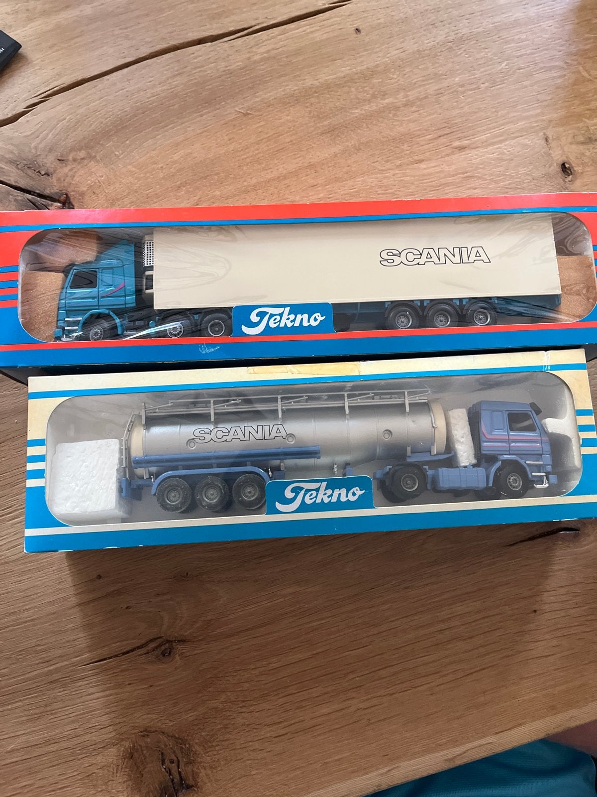 Tekno Scania Vrachtwagens - Set van 2, Overige merken, 1:32 tot 1:50, Nieuw, Ophalen of Verzenden