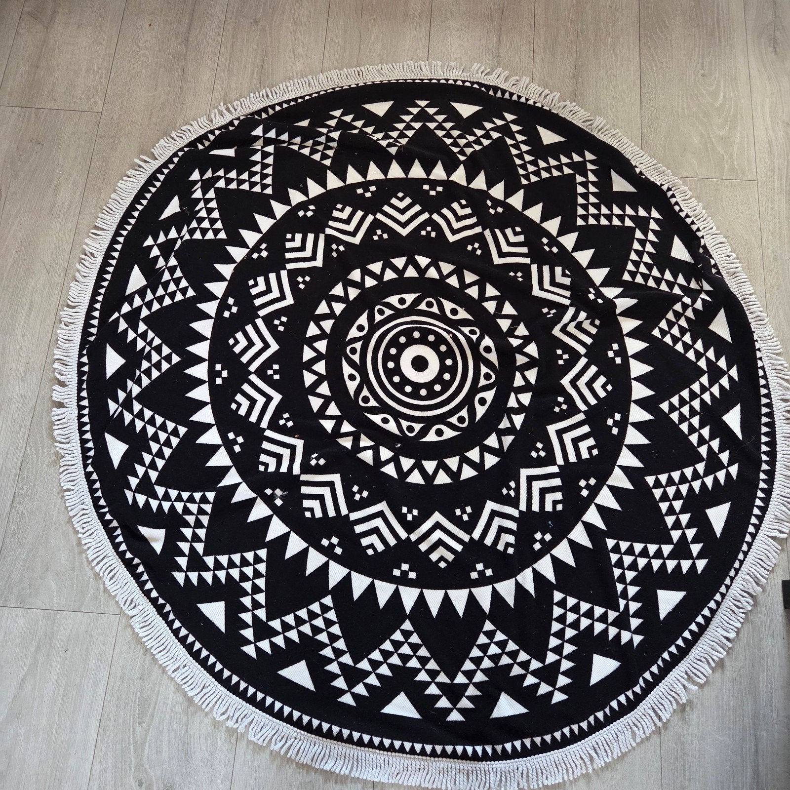 Rond zwart-wit kleed met etnisch patroon, Gebruikt, Rond, Ophalen of Verzenden, Bohemian, Etnisch