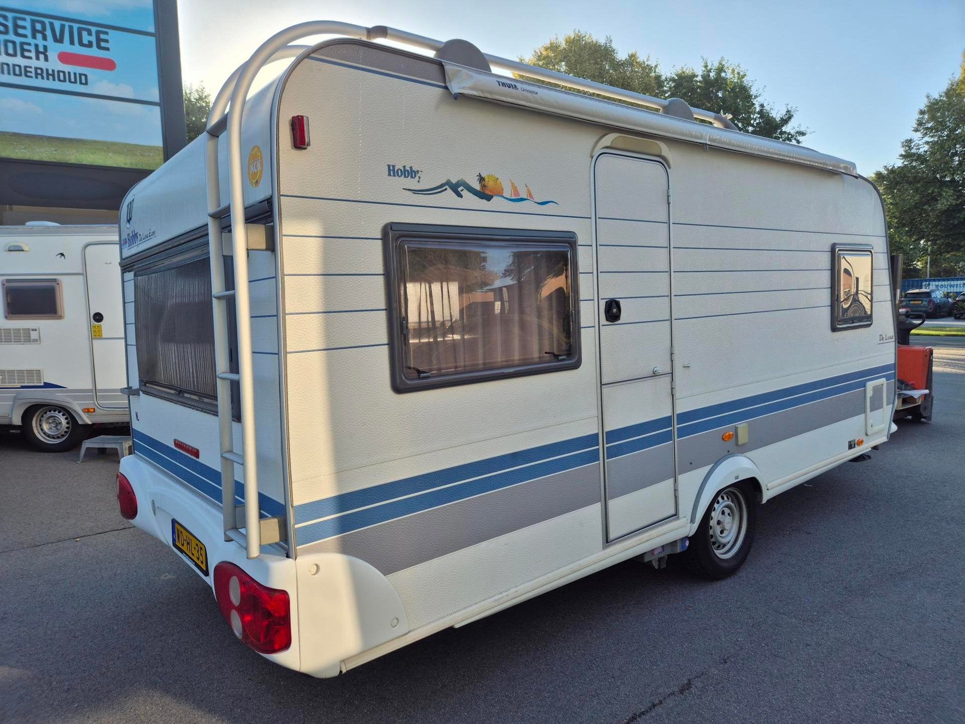 Hobby 460 UFE Mover, Voortent + Nw. Etui luifel, Rondzit, Hobby, Bedrijf, 750 - 1000 kg