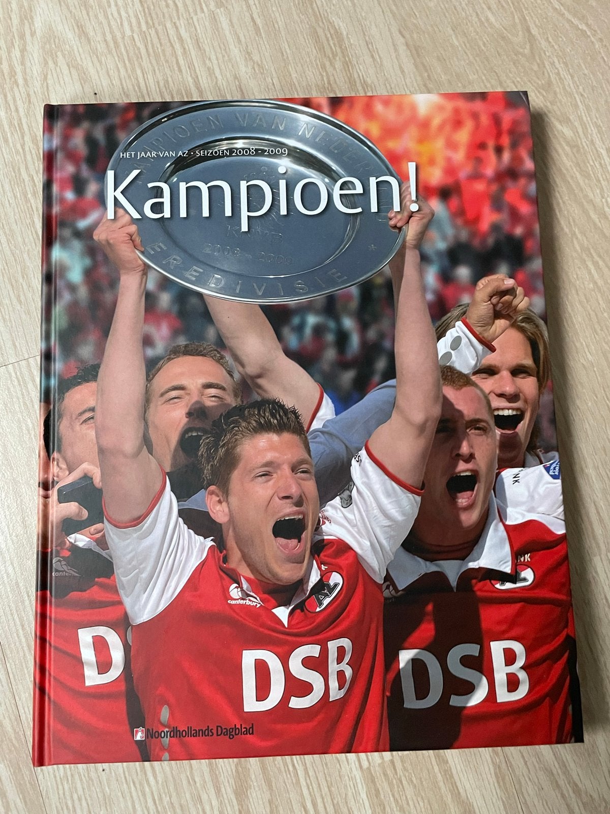 AZ Kampioen! Het Jaar van AZ Seizoen 2008-2009, Ophalen of Verzenden, Zo goed als nieuw, Overige sporten