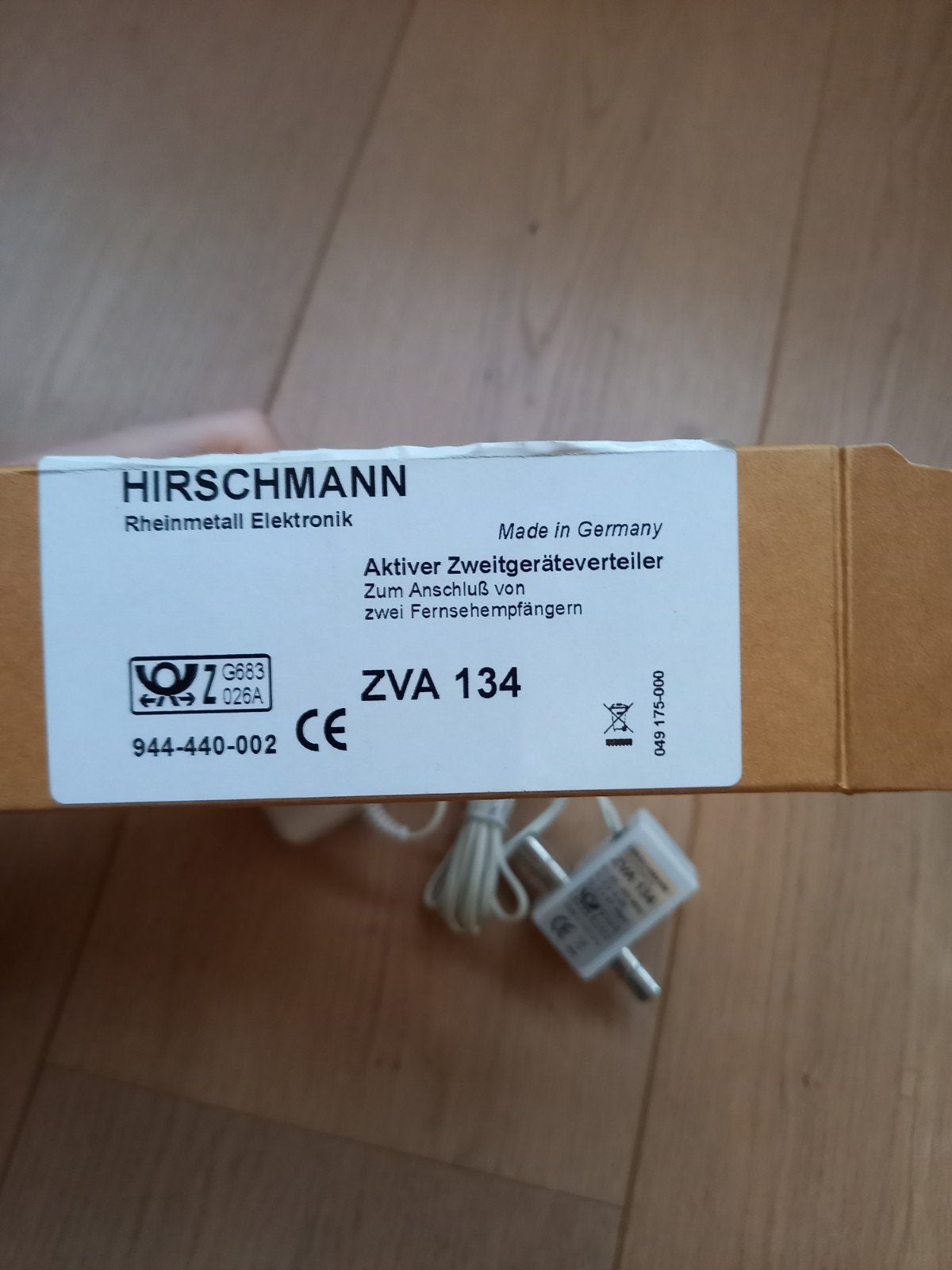 Hirschmann ZVA 134 actieve TV-verdeler met adapter, Ophalen of Verzenden, Zo goed als nieuw, Minder dan 2 meter, Tv-kabel