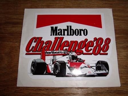 Marlboro sticker Challenge 1988 14 x 11 cm, Ophalen of Verzenden, Zo goed als nieuw, Bedrijf of Vereniging
