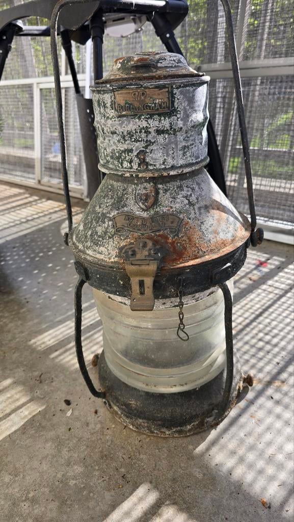 Oude scheepslamp, Ophalen
