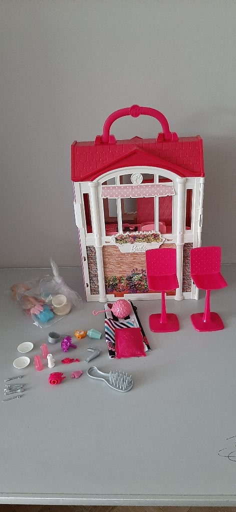 barbie en kleine barbie met inklapbaar poppenhuis, Ophalen of Verzenden, Zo goed als nieuw, Barbie