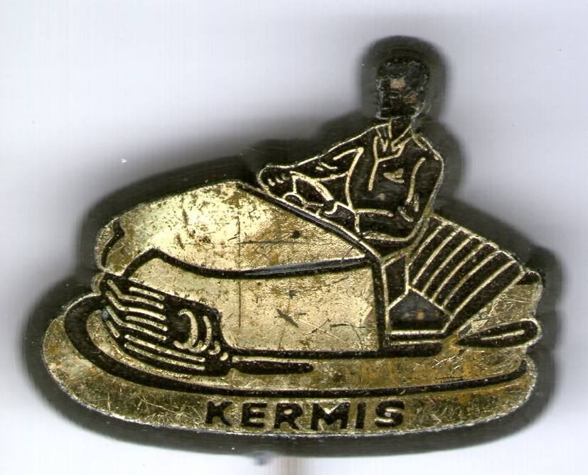 Kermis botsauto's goud op zwart plastic speldje ( W_524), Ophalen of Verzenden, Nieuw, Merk, Speldje of Pin