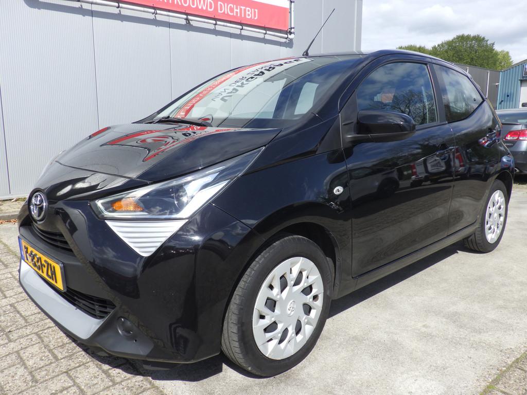 Toyota Aygo 1.0 VVT-i x-play Airco, Carplay, 5 DRS NL/NAP!, Auto's, Toyota, Voorwielaandrijving, Gebruikt, Euro 6, 4 stoelen