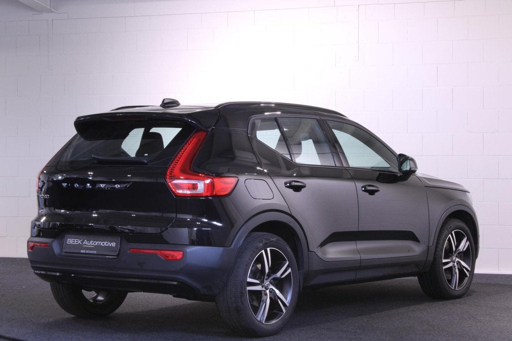 Volvo XC40 T5 Recharge | R-Design | H/K | PANO | 360CAM, Auto's, Volvo, Gebruikt, Automatische klimaatregeling, Zwart, 59 km/l