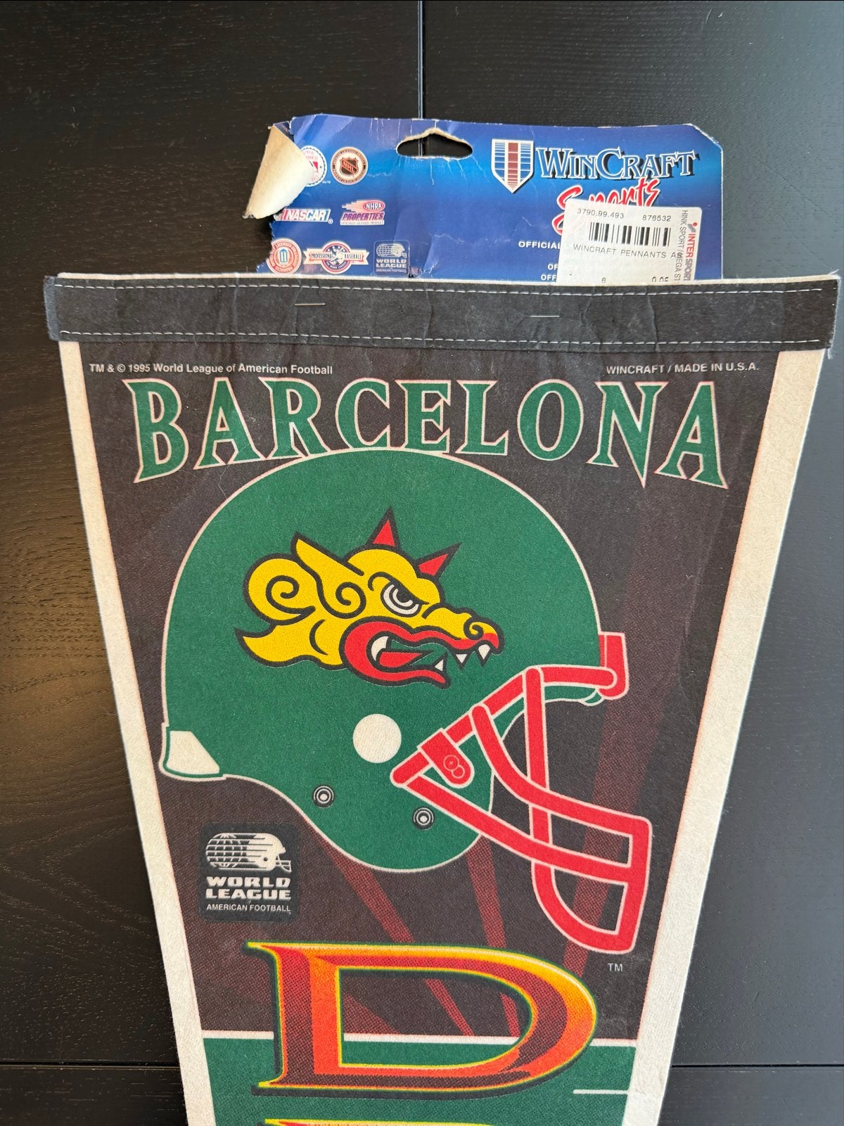 Barcelona Dragons Pennant Wincraft World League American Foo, Ophalen of Verzenden, Zo goed als nieuw, Overige sporten, Vaantje of Sjaal