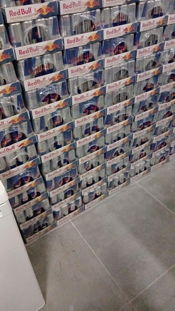 Red bull regular blauw nederlands €27.50 p/tray incl statie, Diversen, Ophalen