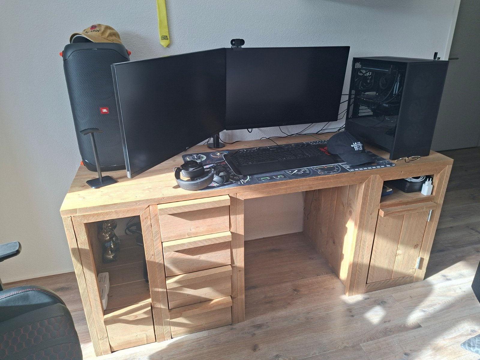 bureau/ opbergkast steigerhout, Ophalen