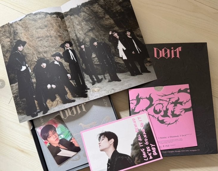 Stray Kids Do it album met Seungmin set photocard+postcard, Verzamelen, Muziek, Artiesten en Beroemdheden, Ophalen of Verzenden