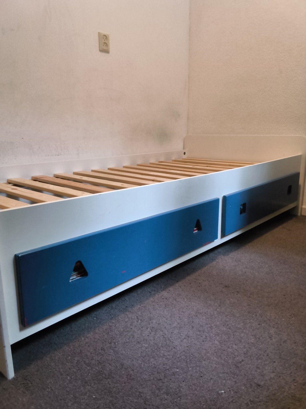 Eenpersoonsbed met lades en lattenbodem + nachtkastje, Ophalen, Gebruikt, 70 tot 85 cm, Lattenbodem