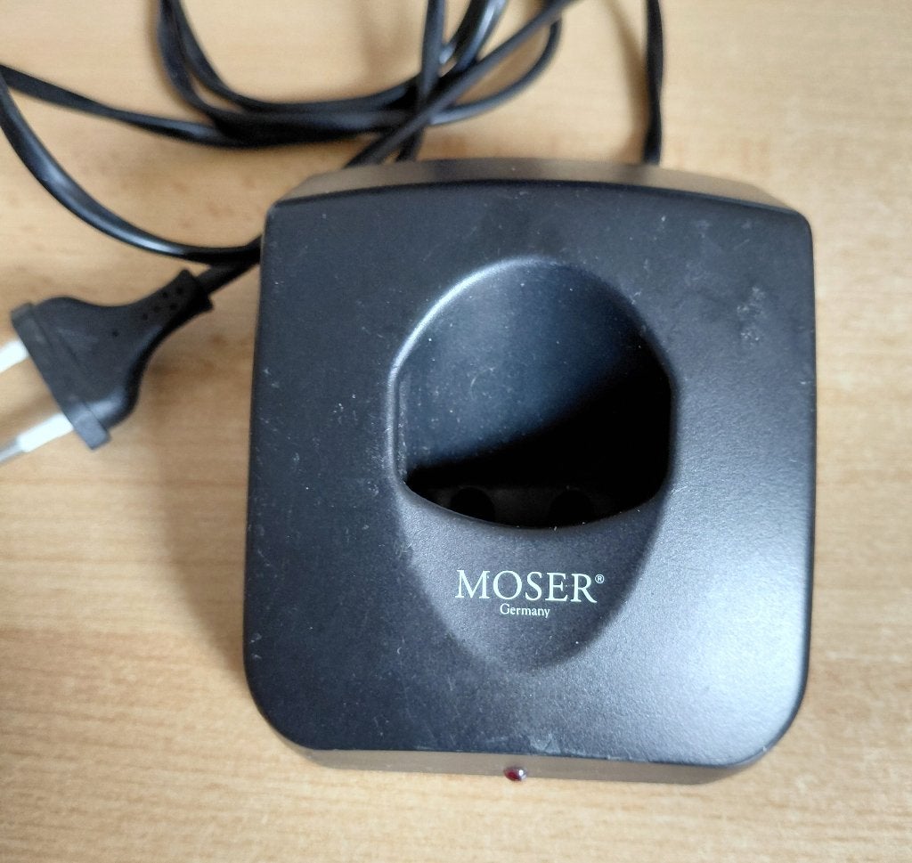 Oplader Moser Type 1556, Ophalen of Verzenden, Zo goed als nieuw