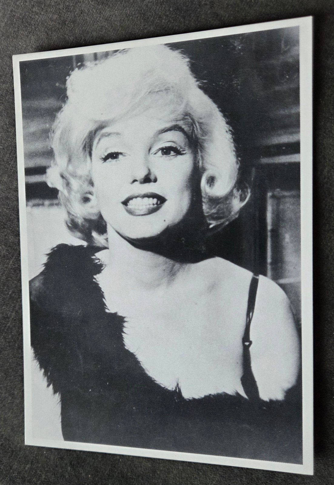 Marilyn Monroe  - Some Like It Hot, Verzamelen, Ansichtkaarten | Themakaarten, Ongelopen, 1980 tot heden, Sterren en Beroemdheden