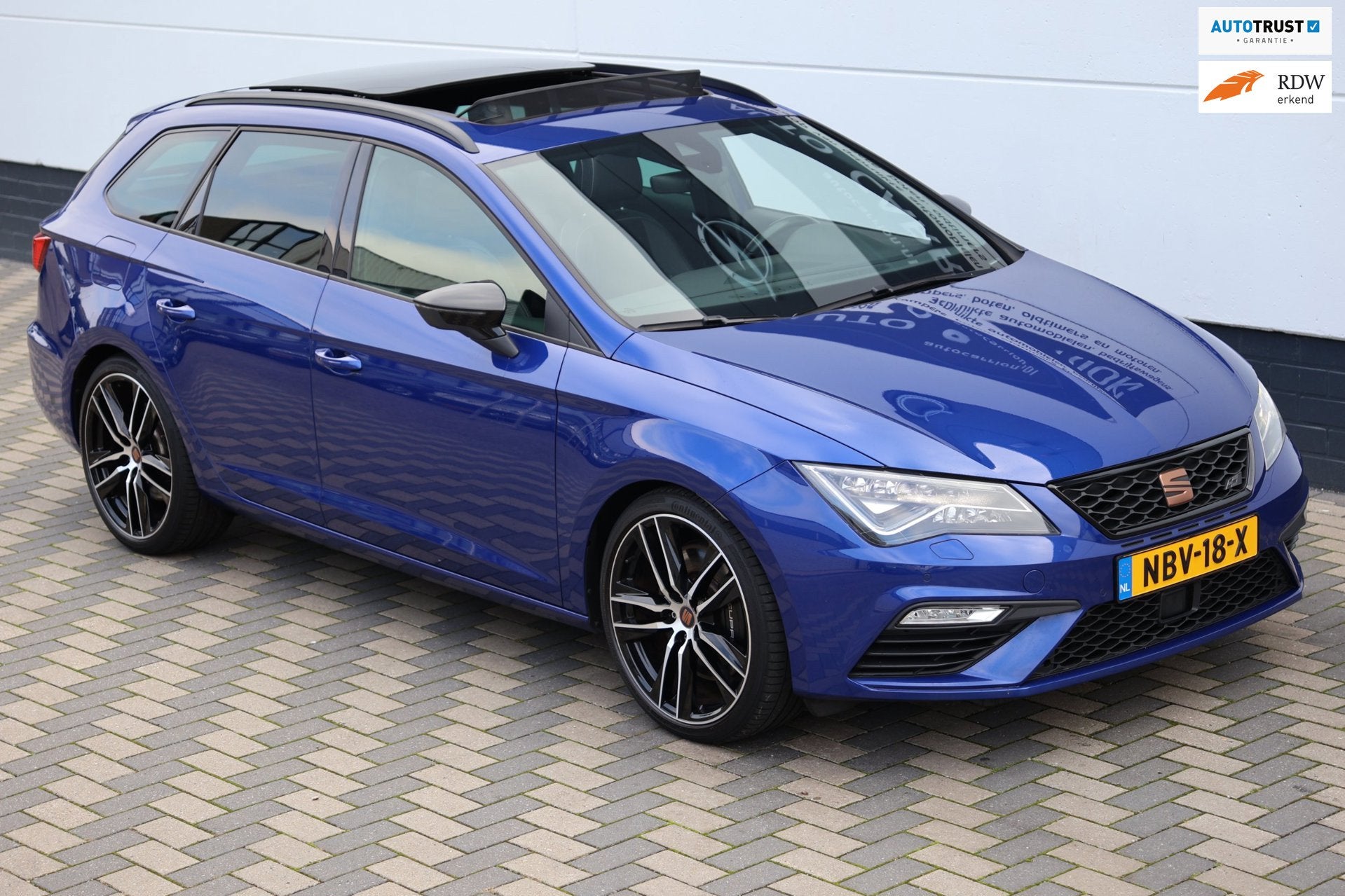 Seat Leon 2.0 TSI CUPRA 300PK DSG Pano Virtual Beats Carplay, Auto's, Automaat, Dealer onderhouden, 15 km/l, Gebruikt
