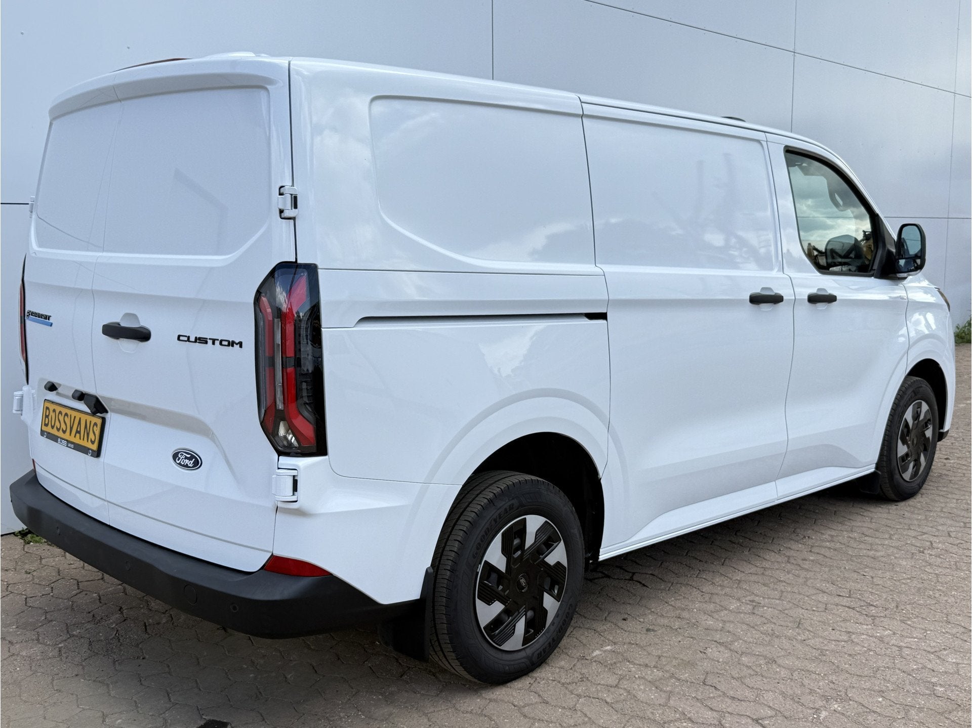 Ford E-Transit Custom 71kWh 140PK Elektrisch 344km WLTP 2300, Auto's, Gebruikt, 71 kWh, Wit, Automatische klimaatregeling