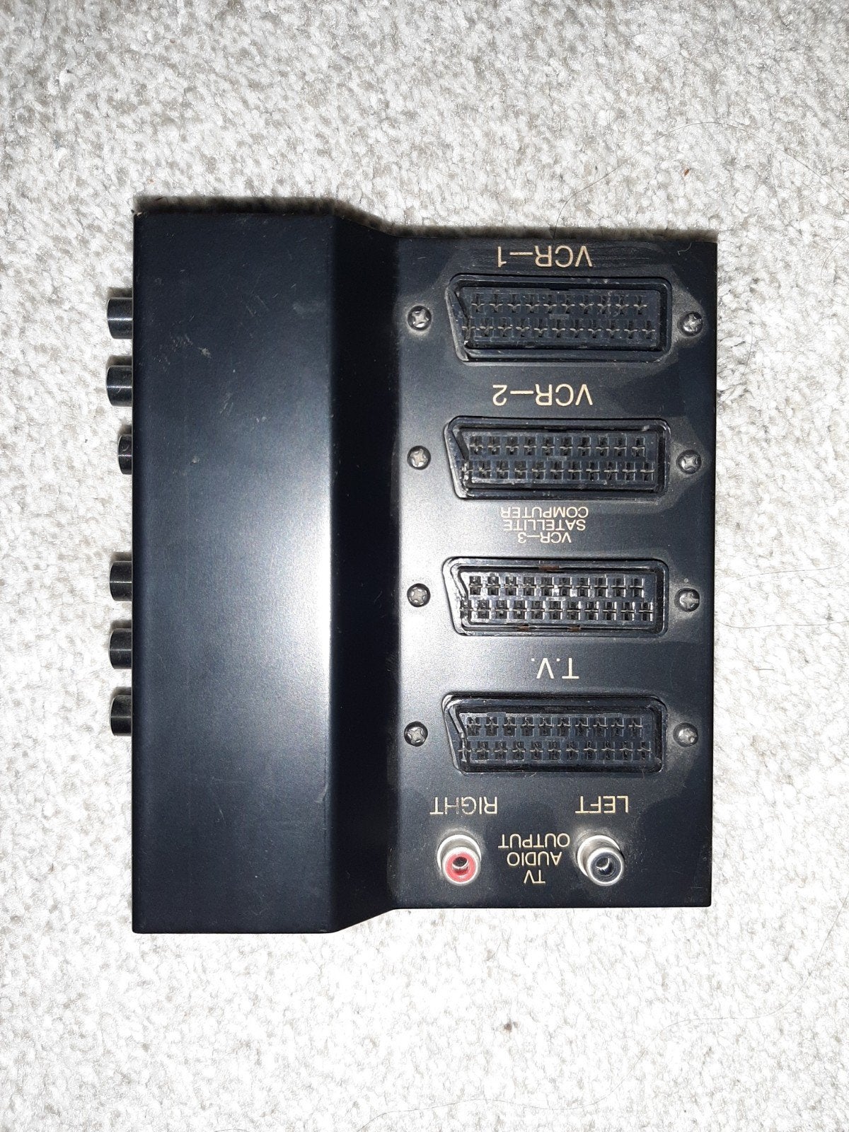 scart omschakelaar 3x in 1x uit, Ophalen of Verzenden