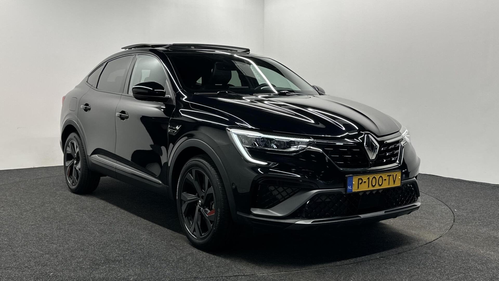 Renault Arkana 1.6 E-Tech Hybrid 145 R.S. Line PANO LEER CAR, Auto's, Renault, Arkana, Gebruikt, Met garantie (alle), Zwart