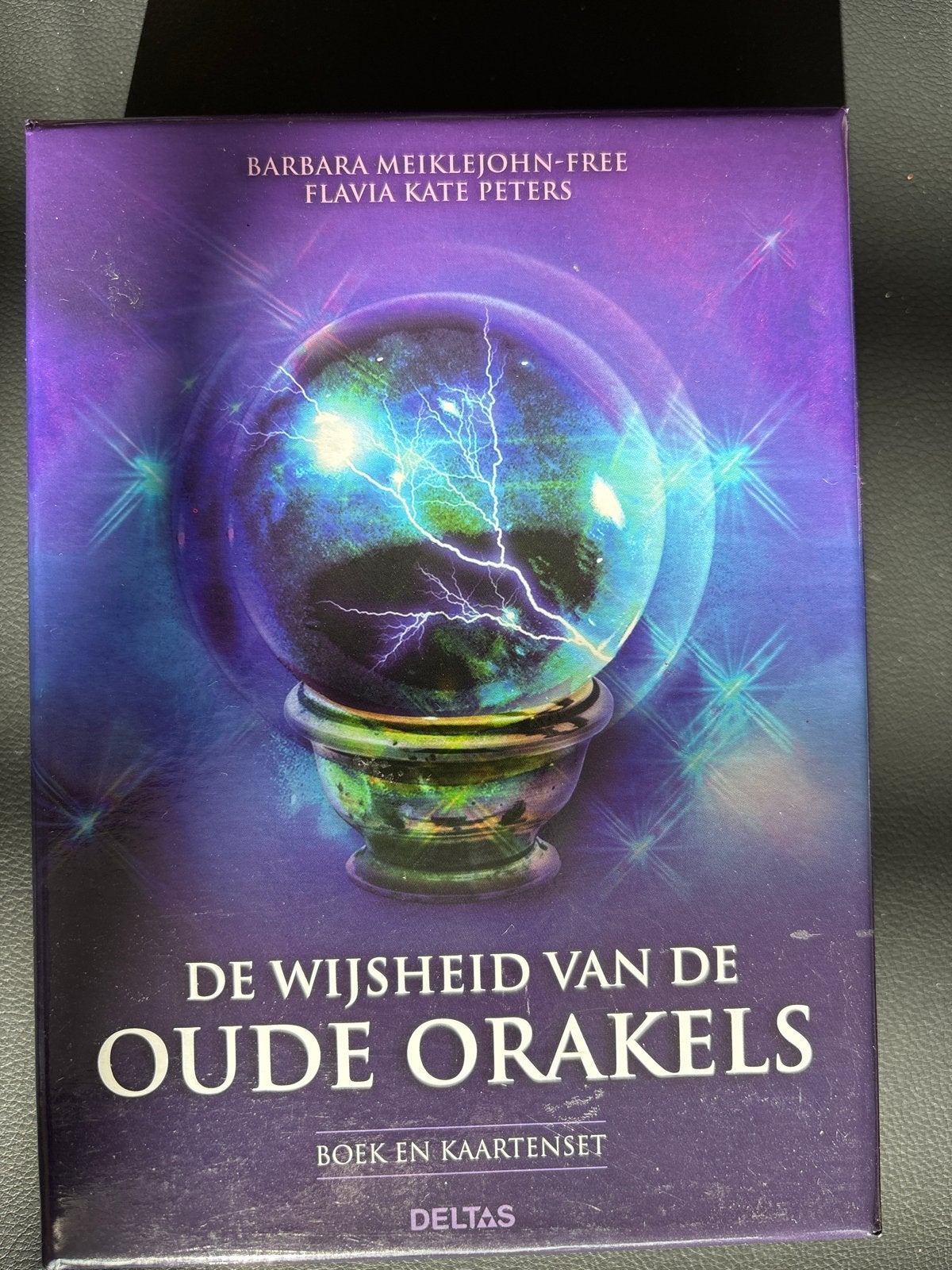De Wijsheid van de Oude Orakels - Boek en Kaartenset, Ophalen of Verzenden, Zo goed als nieuw, Tarot of Kaarten leggen, Instructieboek