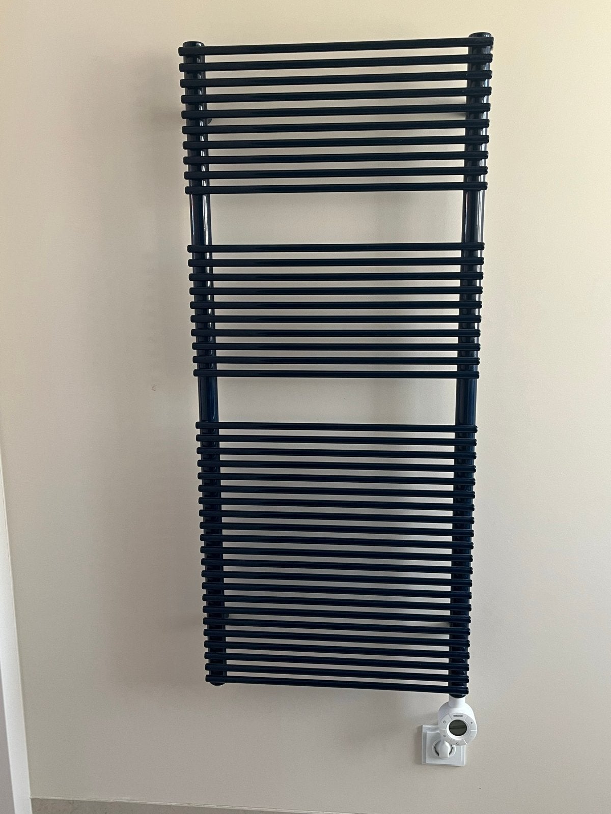 Badia Elektrische Designradiator 700W - RAL 5011 Blauw, Ophalen, Radiator, Minder dan 60 cm, 80 cm of meer